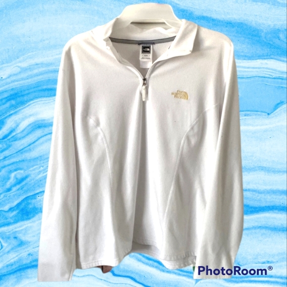 The North Face Jackets & Blazers - The NORTH FACE pullover Fleece Jacket Top, 1/4 zipper, white, gold logo L - XL